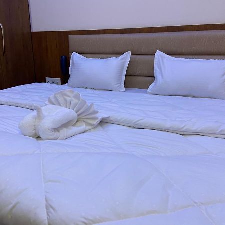 Hotel Tulsi Villa Dehradún Kültér fotó