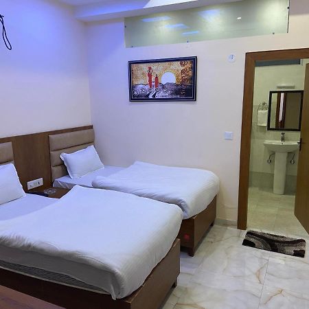 Hotel Tulsi Villa Dehradún Kültér fotó