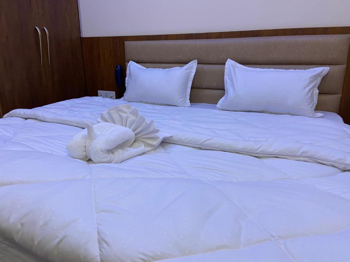 Hotel Tulsi Villa Dehradún Kültér fotó