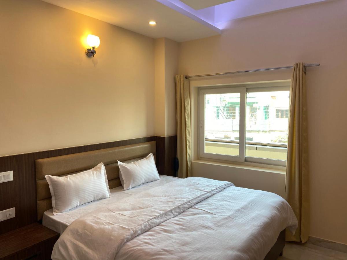 Hotel Tulsi Villa Dehradún Kültér fotó