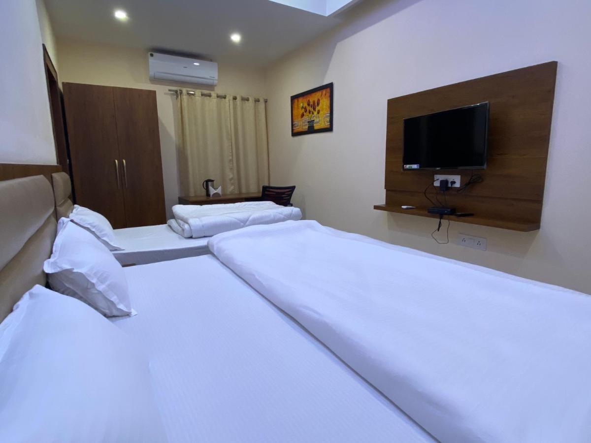 Hotel Tulsi Villa Dehradún Kültér fotó